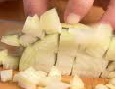 chop the onions pique corte as cebolas corte