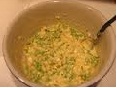 misture os ingredientes, mix the ingredients ovos queijo brócolis
