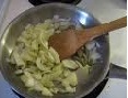 sauté the onions doure as cebolas no óleo