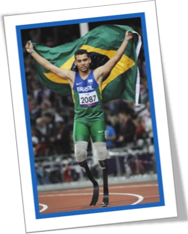 alan fonteles cardoso oliveira levanta bandeira do brasil nas olimpíadas de londres
