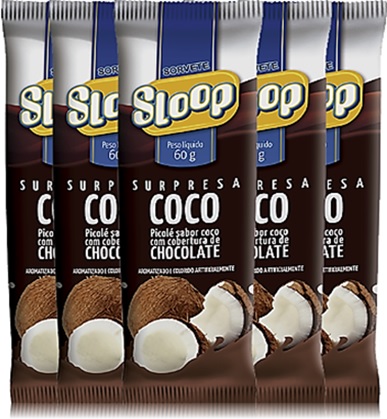 picolé sloop sabor coco com cobertura de chocolate