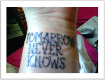 erros de ortografia em tatuagem, inglês, tomorrow never knows, tomarrow