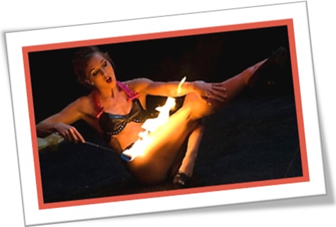 woman playing with fire, mulher brincando com fogo