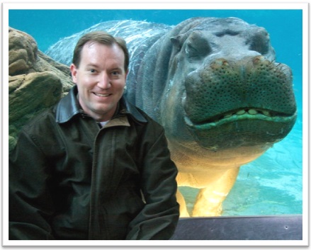 photobomb hipopotamo fotografia homem parque aquático mamíferos sorrissos