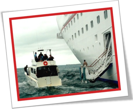 tender boat, cruise ship, tênder, transatlântico, mar, cais, turistas