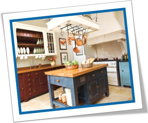 kitchen decor, decoração de cozinha rústica, panelas, balcão, bancos