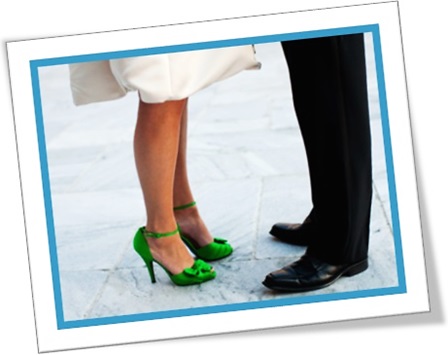 woman, man, green satin high heels, salto alto