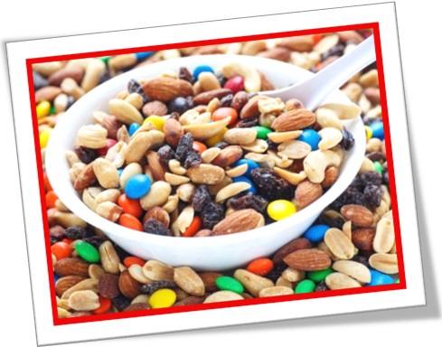 lanche, merenda, trail mix, mistura de frutos secos e frutas